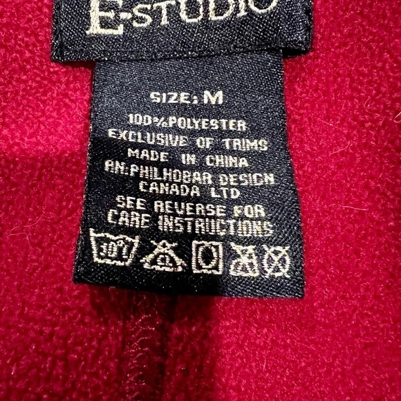 E studio deep red vest - Picture 7 of 7